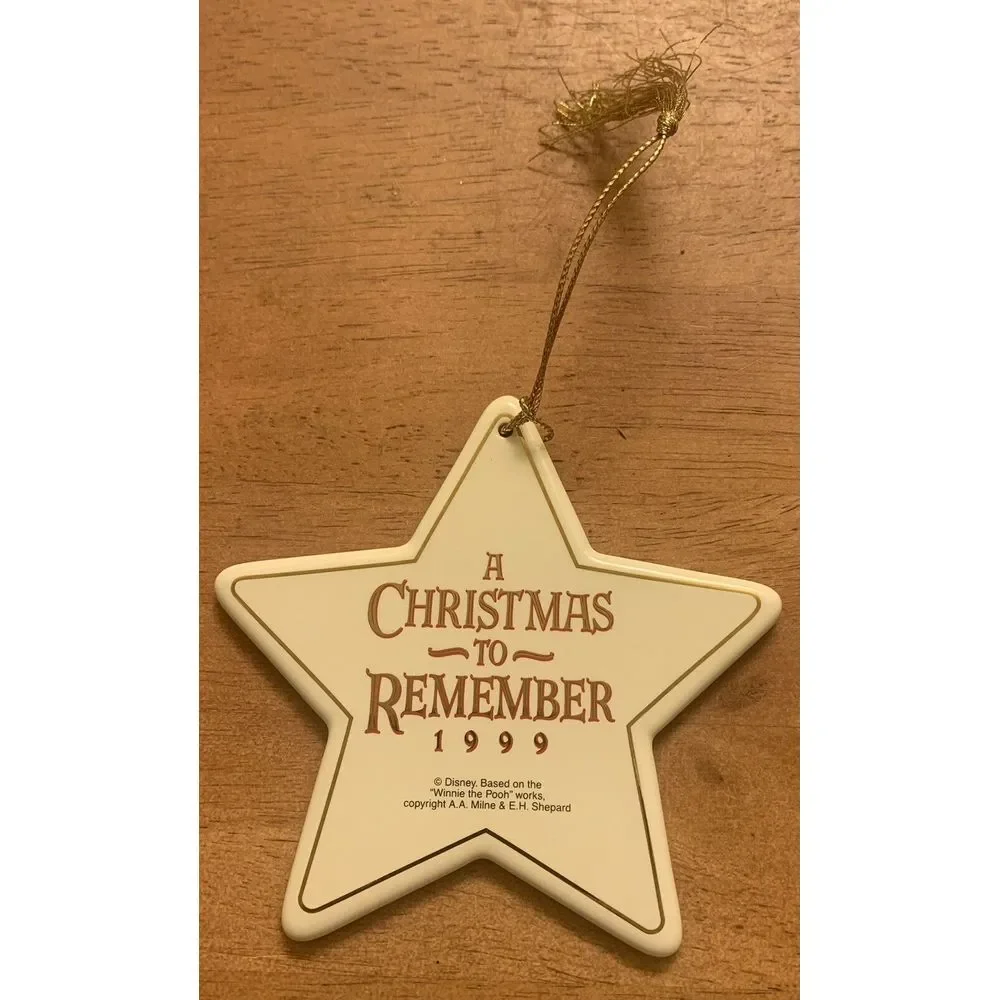 DISNEY Star Ornament A Christmas to Remember 1999 Winnie the Pooh‎ and Piglet